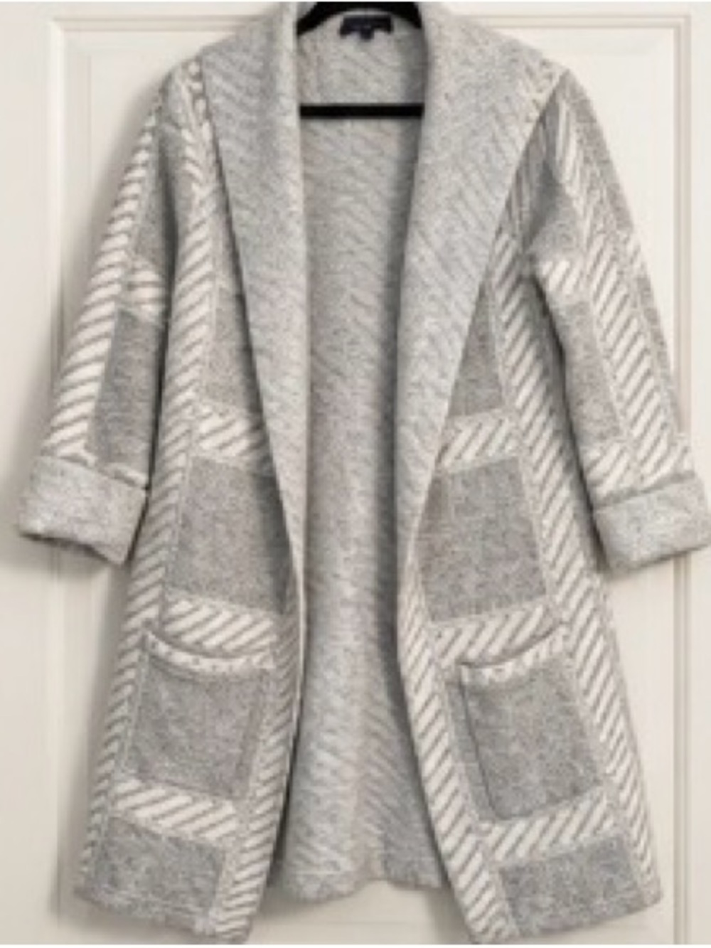 Cozy Open-Front Gray Plaid Joseph A  Hooded Sweater Cardigan.
